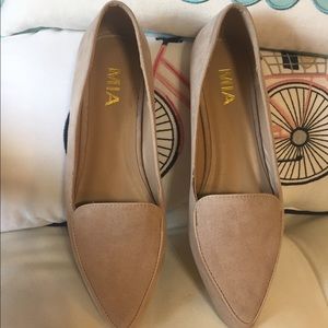Women slip on shoes size 6
